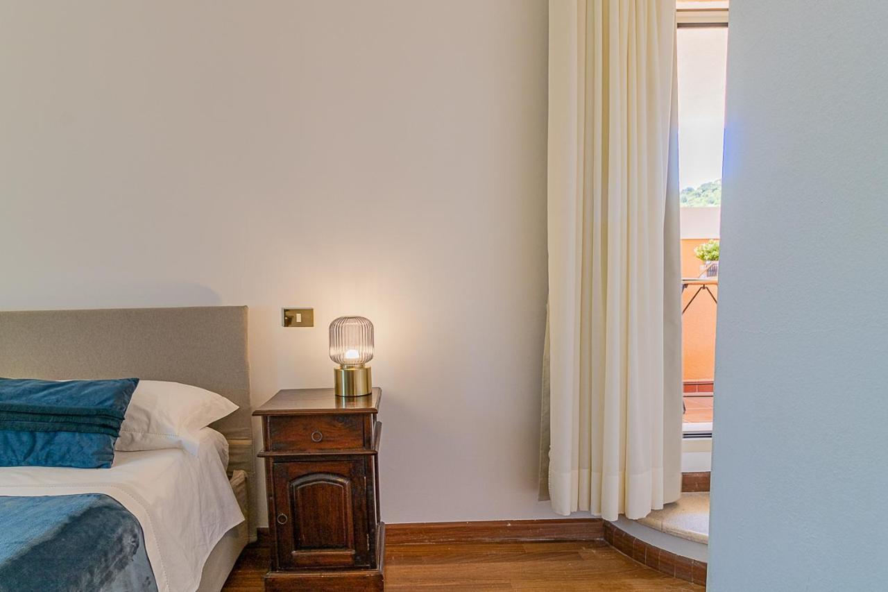 Villa Caterina La Maddalena  Buitenkant foto